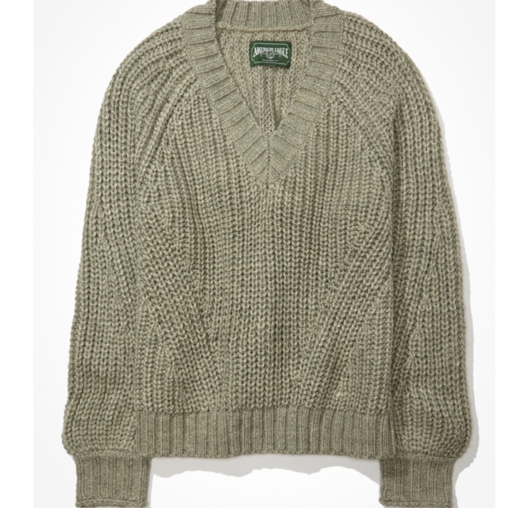 American eagle AE v neck knit chunky oversized sweater NWOT